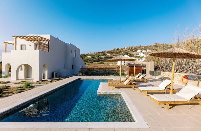 Villa 'Finest Earth Swimming Pool' with Sea View, Wi-Fi and Air Conditioning