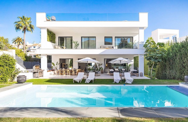 Villa Gardenias - New 5bed villa near Puerto Banus