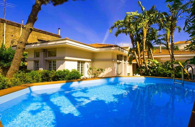 Villa Gioia, Luxury Villa in Sorrento, private pool, 500 meters from beach