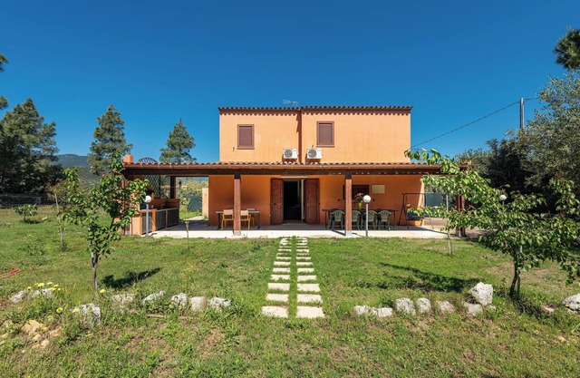 Villa “Giulia Piccola” in Rural Area near the Sea with Mountain View, Terrace & Garden