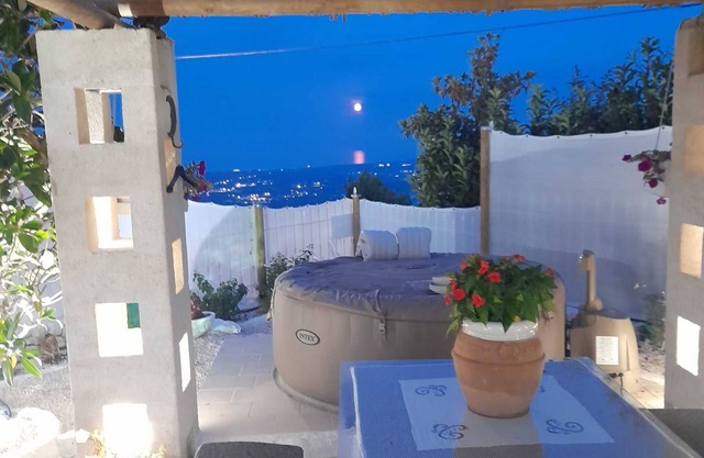 Villa 'Grace' with Sea View, Wi-Fi and Air Conditioning