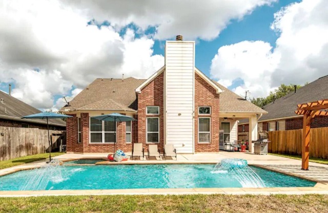 Villa Grande with Climatized Pool, SPA, Yoga Room/Playroom, BBQ, Fast WI-FI