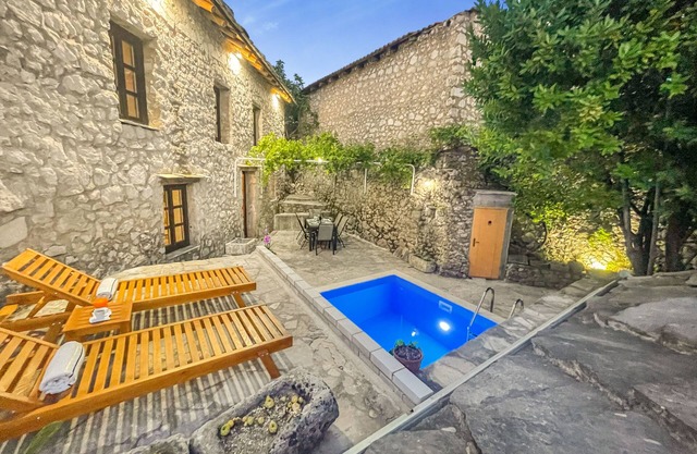 Villa Historic Pocitelj with pool and incredible views