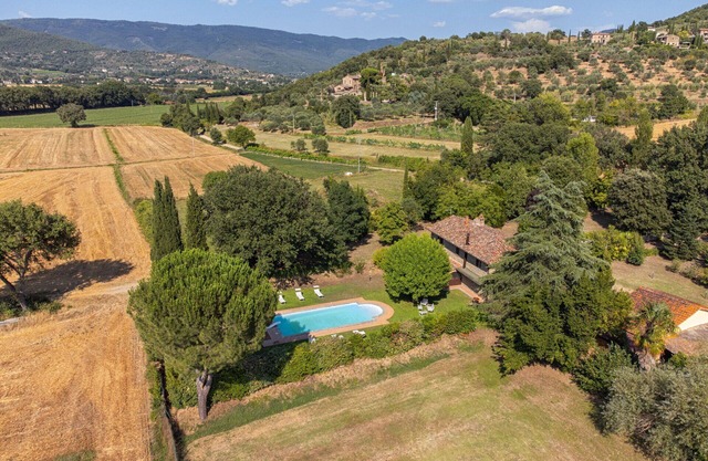 Villa in Cortona with 3 bedrooms sleeps 6