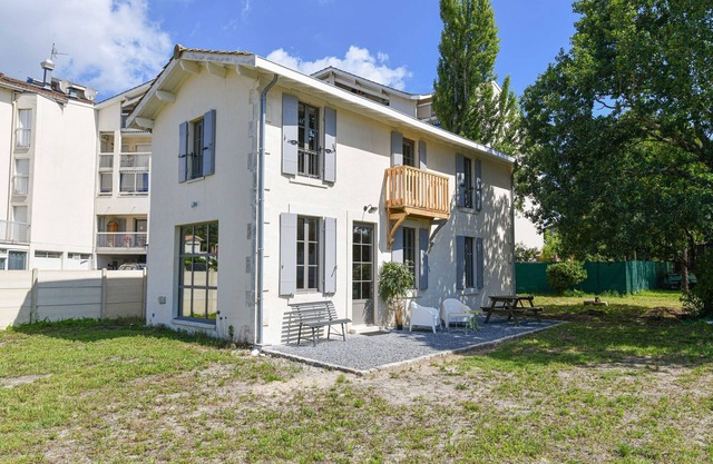 Villa in Lanton near the Coast