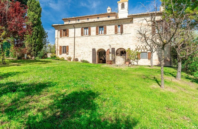 Villa in Offida with 4 bedrooms sleeps 10
