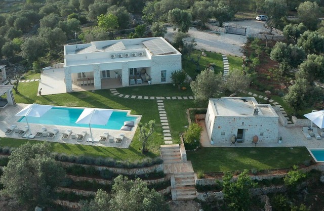 Villa in Ostuni with 5 bedrooms sleeps 14