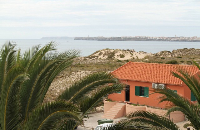 Villa in Praia da Consolação on the seafront near supertubos/baleal