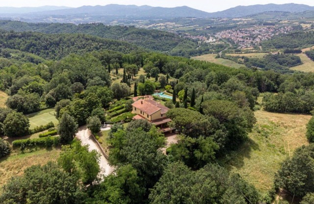Villa in Sant'ellero with 7 bedrooms sleeps 14