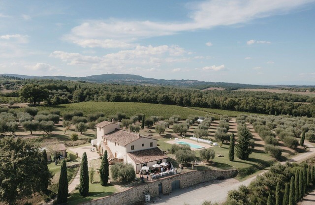 Villa in Sarteano with 13 bedrooms sleeps 26