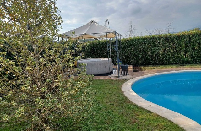 Villa in the green with swimming pool and whirlpool