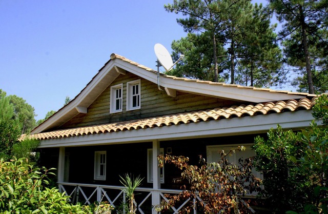 Villa in the heart of the pine forest with private heated pool close to the beach