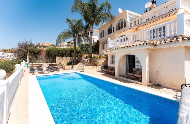 Villa 'Janina' with Sea View, Wi-Fi and Air Conditioning