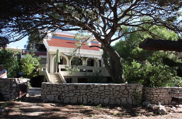 VILLA KOŠLJUN