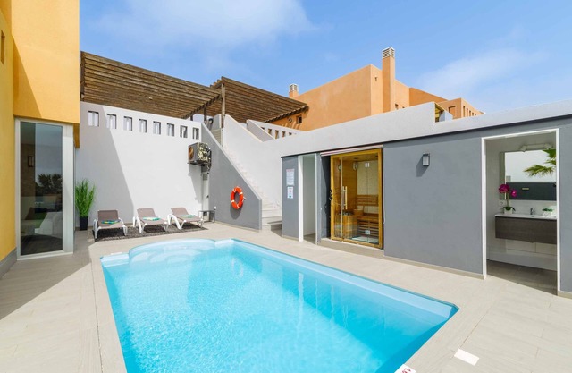 Villa Krystele - Three Bedroom Villa, Sleeps 6