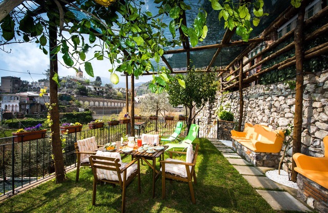 Villa Laura, amazing breakfast, private outdoor hot tub, Positano, Amalfi coast