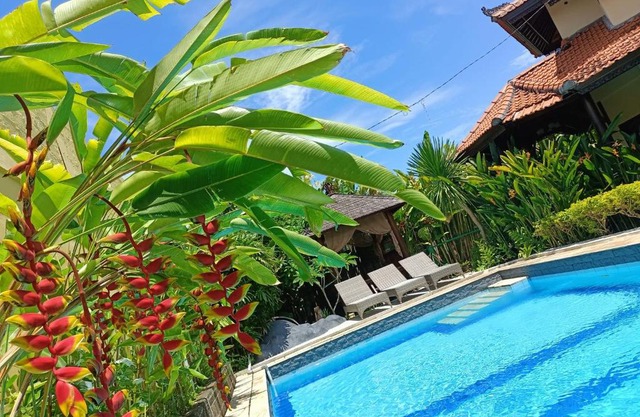 Villa Layang Bulan a homey guesthouse for men near the beach in North Kuta