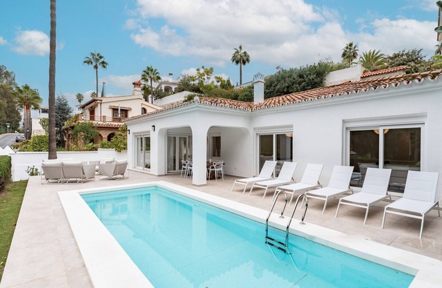 Villa 'Lemac' with Private Pool, Private Terrace and Air Conditioning