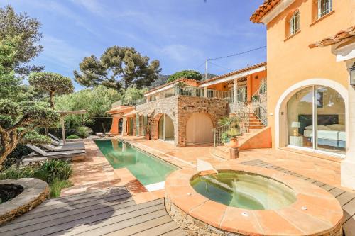 VILLA LES PINS