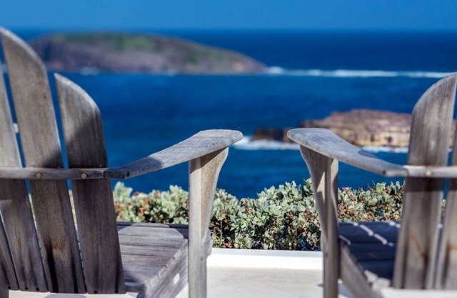 Villa Little Caramba | Ocean View - Located in Beautiful Pointe Milou with Private Pool