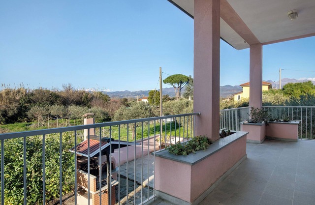 Villa 'Lucia' with Mountain View, Private Terrace and Wi-Fi