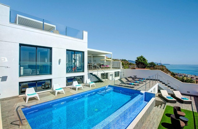 Villa Luisa Seaview 4 by Casasol