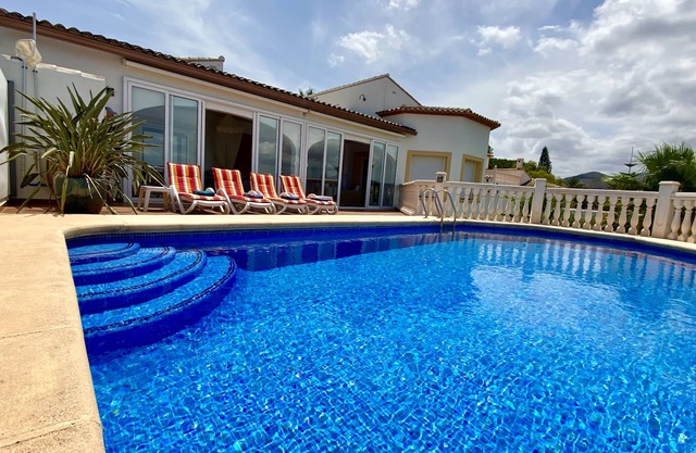 Villa Lujoso con Piscina Privada en Monte Pego