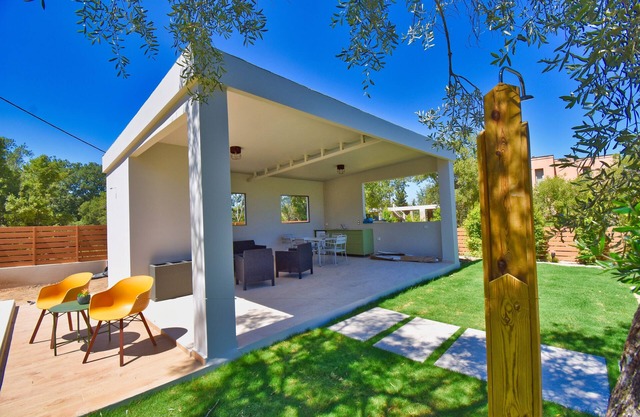 Villa Luminosa with private pool by Corfuville