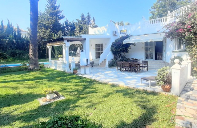 Villa Marbesa Beach, 2nd line beach, 3 bedrooms, private heated pool
