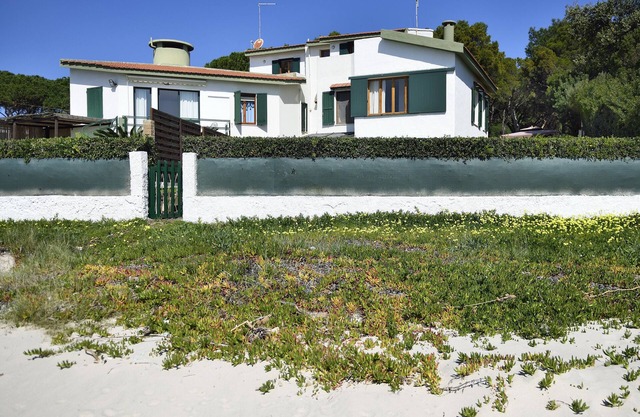 Villa 'Massidda' with Sea View, Wi-Fi and Air Conditioning