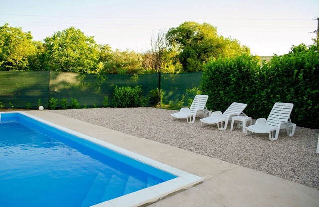 VIlla Maya - Two Bedroom House with Swimming Pool