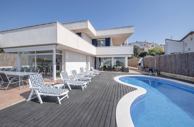 VILLA MEDITERRANEA SITGETANA WITH PRIVATE POOL, WIDTH DECK, BBQ AND SEA VIEWS