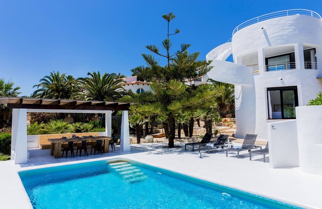 Villa Mediterraneo Cabo La Nao, Design villa With Private Pool and Sea View