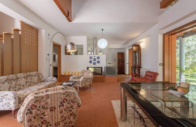 Villa 'Mendolia - Hot Pool and Design' with Sea View, Pool and Wi-Fi