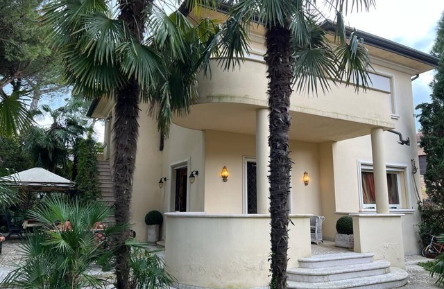 Villa MIMA with garden on two floors, 100 m from the sea.