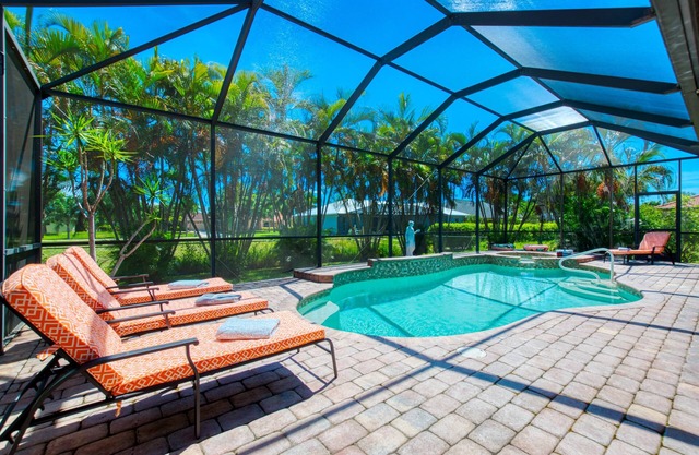 VILLA MIRACLE – HEATED POOL & SPA | BOAT RENTAL + TOURS VOUCHER INCL.
