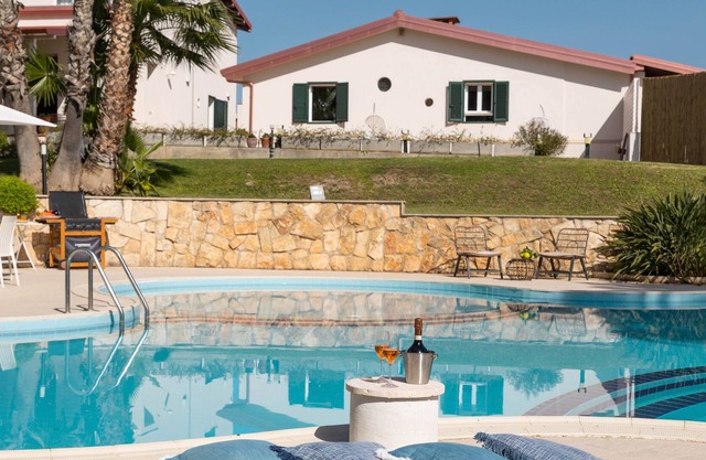 Villa Misicoro 10, Emma Villas