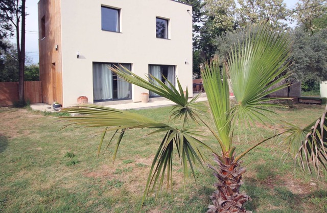 Villa Moderne Recement Achevé Dans Quartier Résidentiel