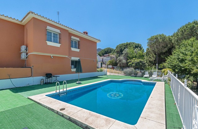 Villa 'Nature Pinos De Alhaurin' with Mountain View, Wi-Fi and Air Conditioning