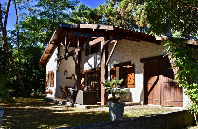 Villa near fishing village in Cap Ferret