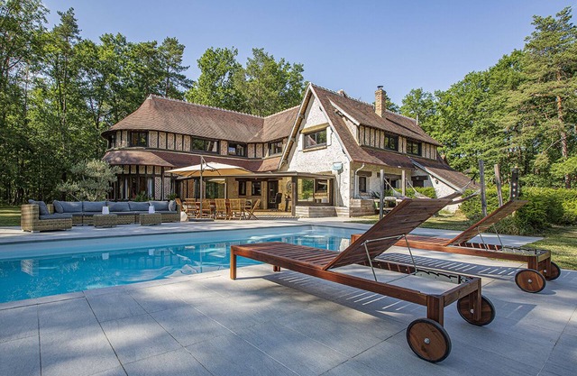 Villa near Chambord and les Bordes Golf Club with swimming pool,