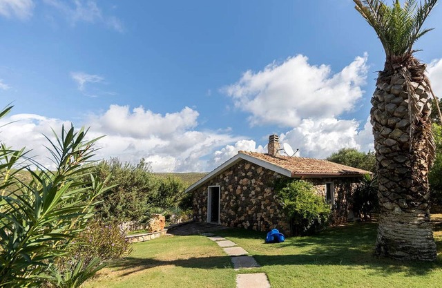 Villa near Maladroxia beach
