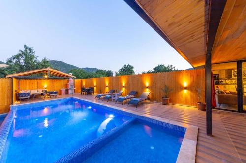 Villa Nostalji Kalkan Bezirganda Havuzlu Villa