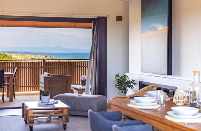Villa Oceana vue exceptionnelle sur l'océan, haut standing, front de mer.