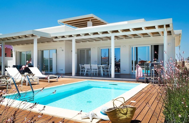 Villa Palma, 8 People, Pool, Sea View, Garden, WiFi, Sat, Sicily