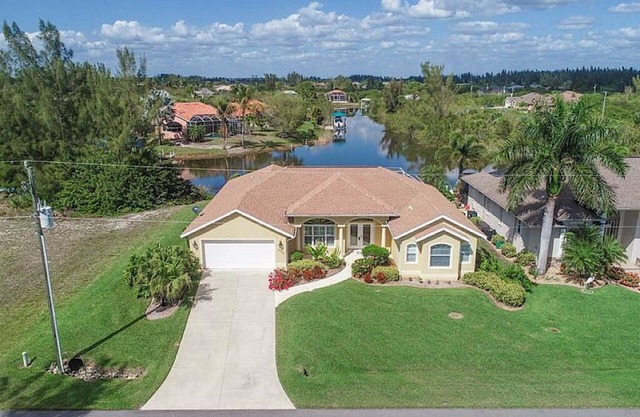 Villa Paradise Water Front Gulf Access with boat-liftnSouth Gulf Cove-Englewood