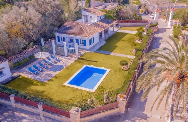 Villa Paraiso 600m from Alcudia Beach