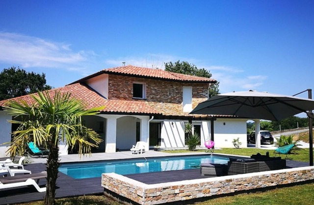 Villa Pays Basque, near Biarritz and Anglet, between sea and mountains