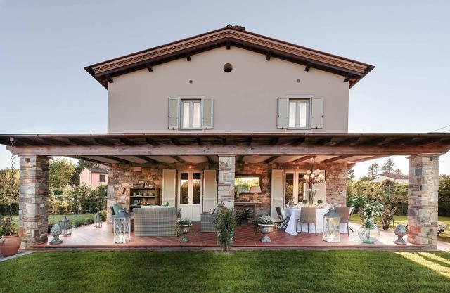 VILLA PEMOLA a Luxury Farmhouse with Garden and bikes in Lucca Town