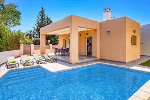 Villa Pomera Tres by Villa Plus